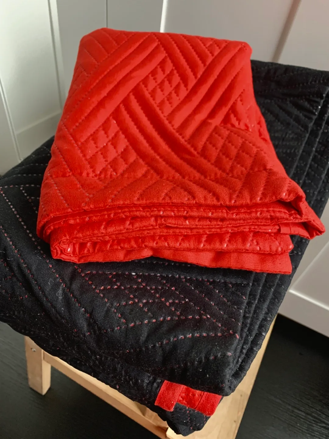 2pc Reversible Twin Quilt Set image indicator(4)