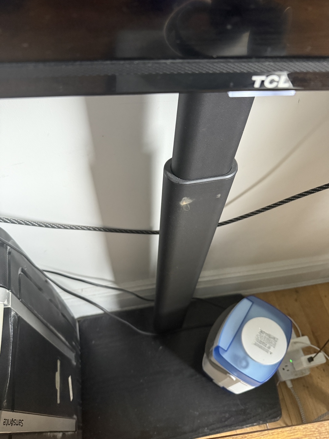 TCL 43 Inch 4K Ultra HD Smart Roku LED TV with TV Stand - photo 3