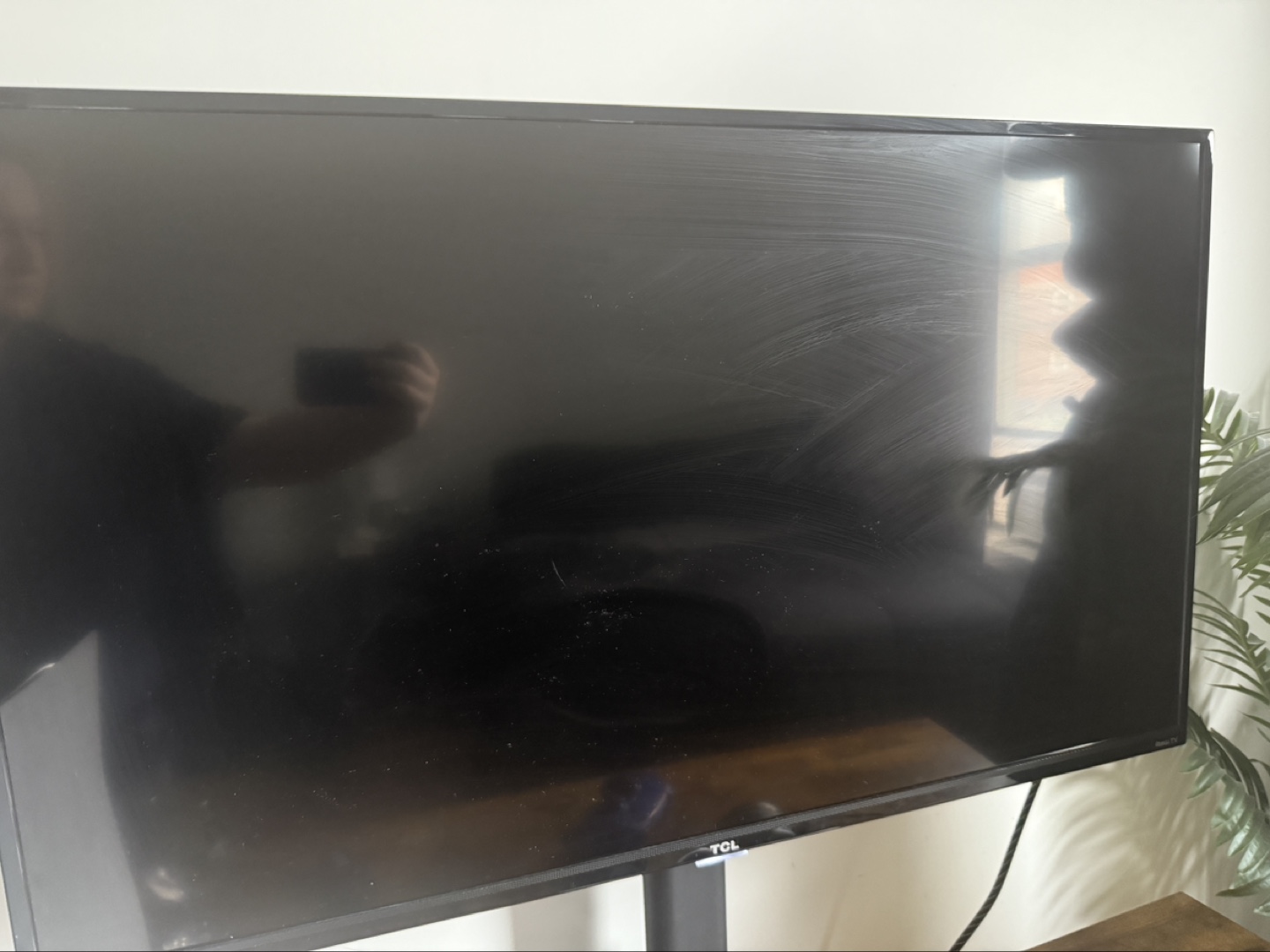 TCL 43 Inch 4K Ultra HD Smart Roku LED TV with TV Stand - photo 2