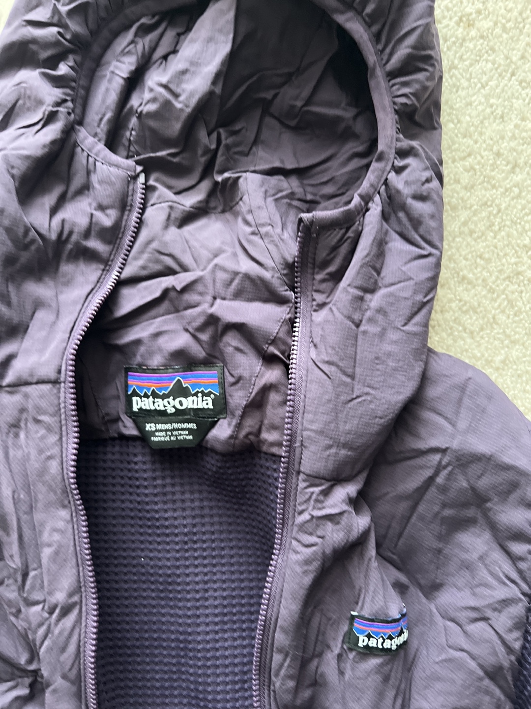 Patagonia men's Insulated Hoodie Jacket - photo 2