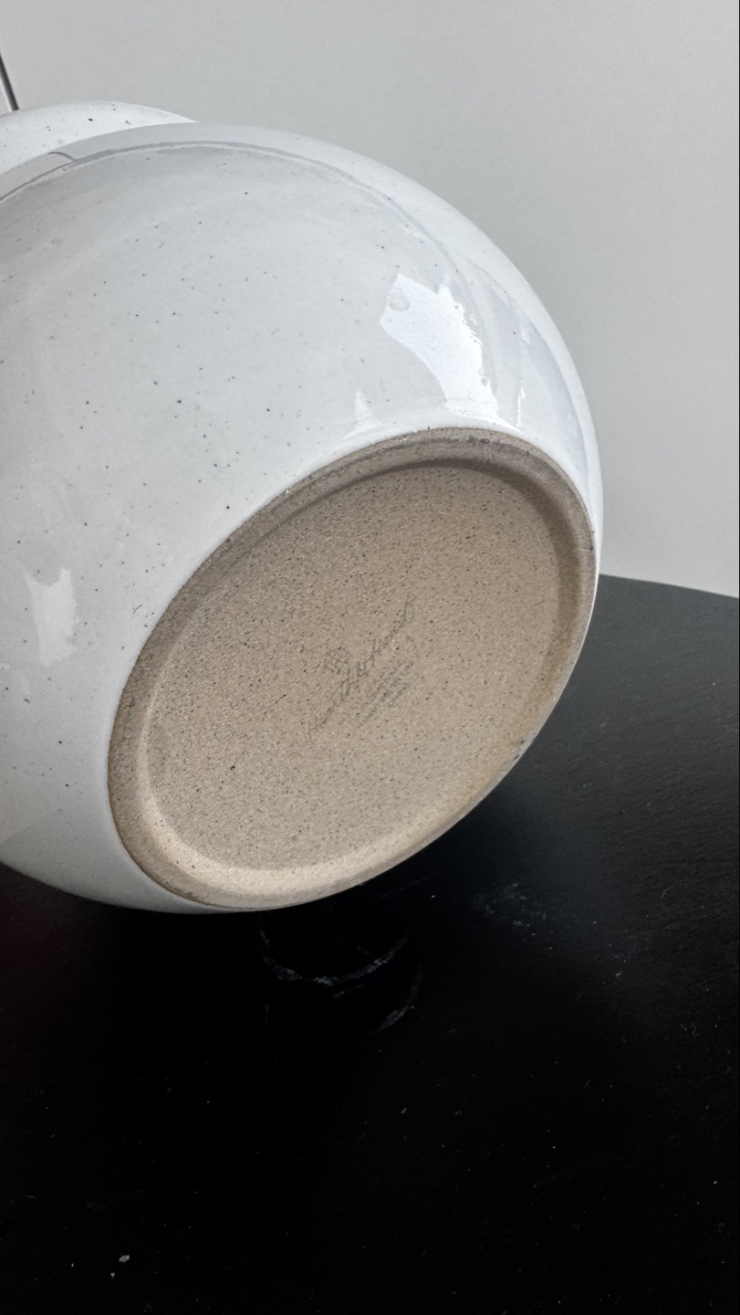 White ceramic canister with lid - photo 3