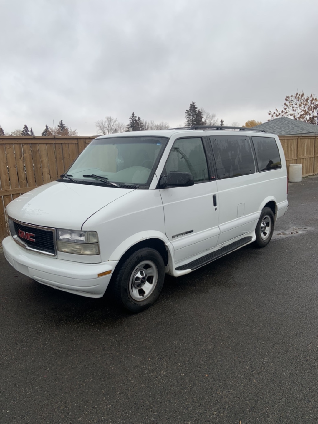 GMC Safari Van - White - photo 2