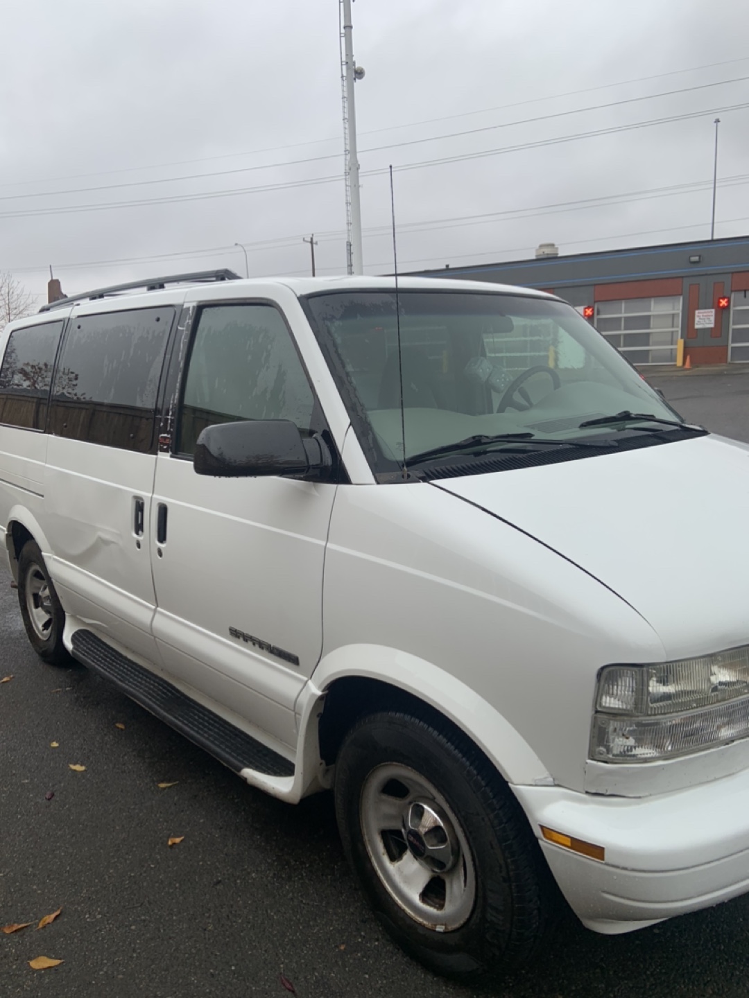 GMC Safari Van - White - photo 3