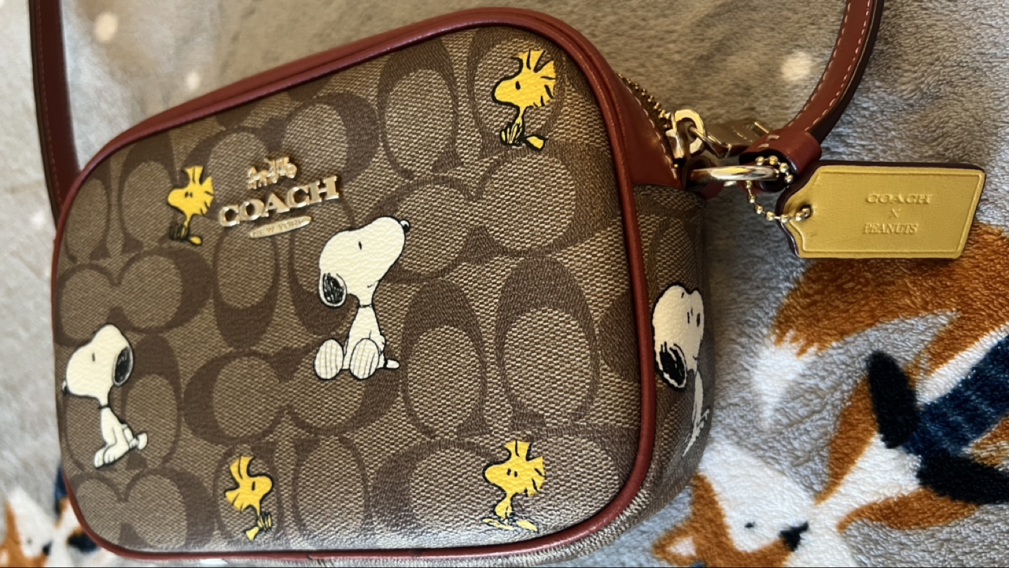💚Coach x Peanuts Limited Edition crossbody bag