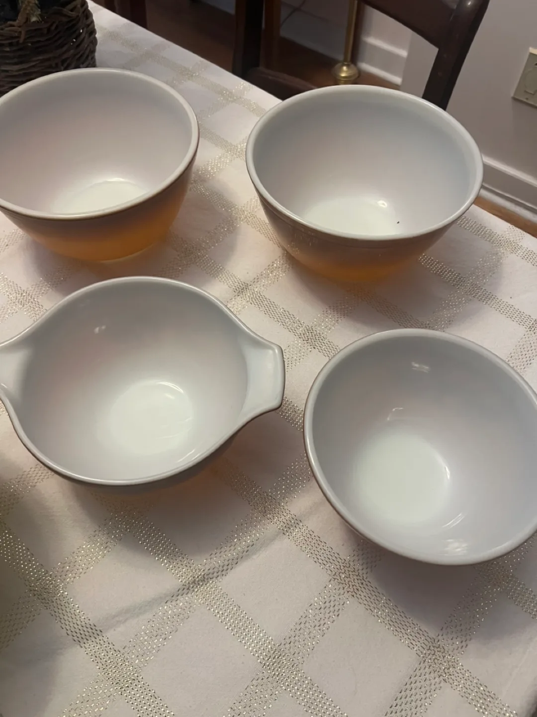Vintage Pyrex Mixing Bowls Set of Four image indicator(3)