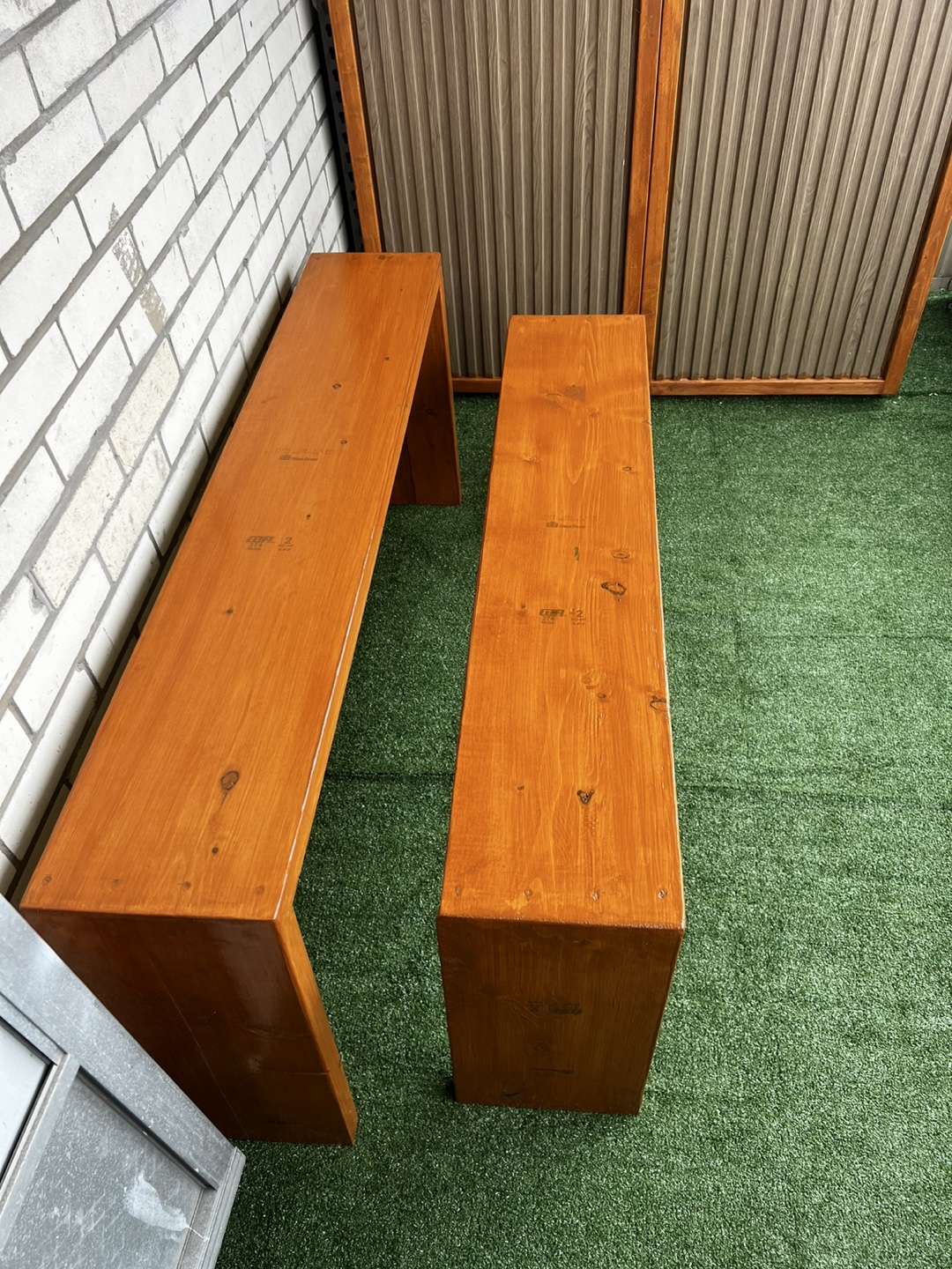 Pair of Wooden Nesting Tables - photo 2