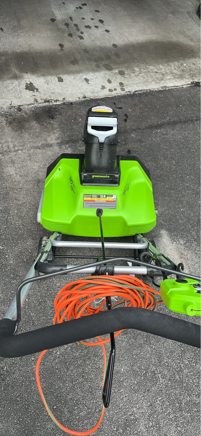Greenworks 2600502 13 Amp 20-Inch Corded Snow Thrower - photo 2