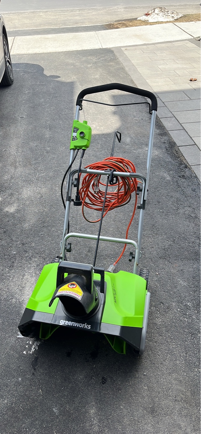 Greenworks 2600502 13 Amp 20-Inch Corded Snow Thrower - photo 4
