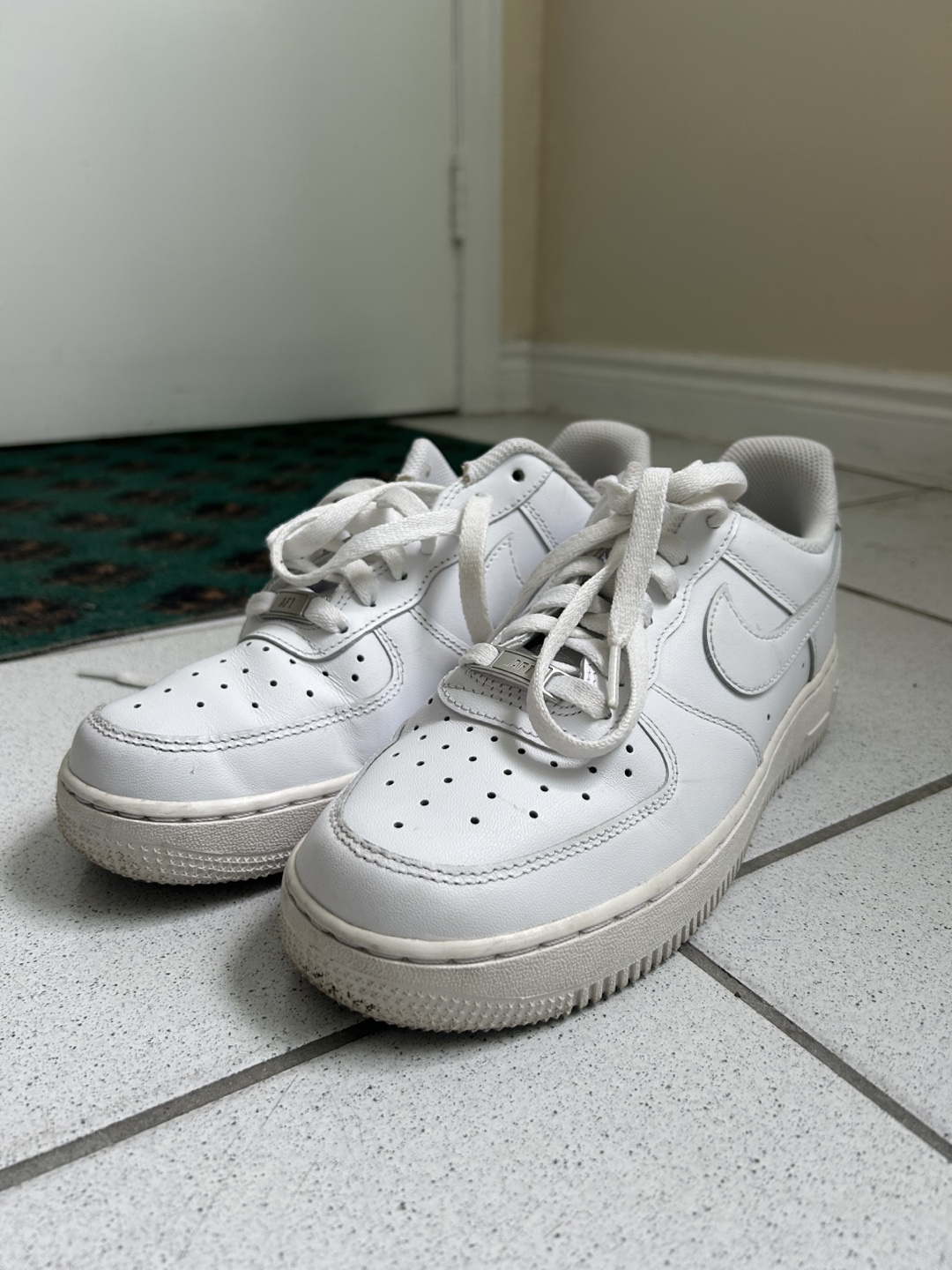 Nike Air Force 1 '07 Sneakers - Size US 6