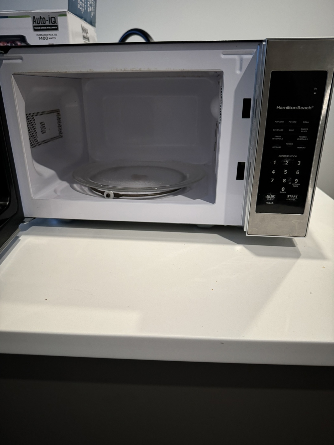 Hamilton Beach 0.7 cu. ft. Microwave Oven - Stainless Steel - photo 3