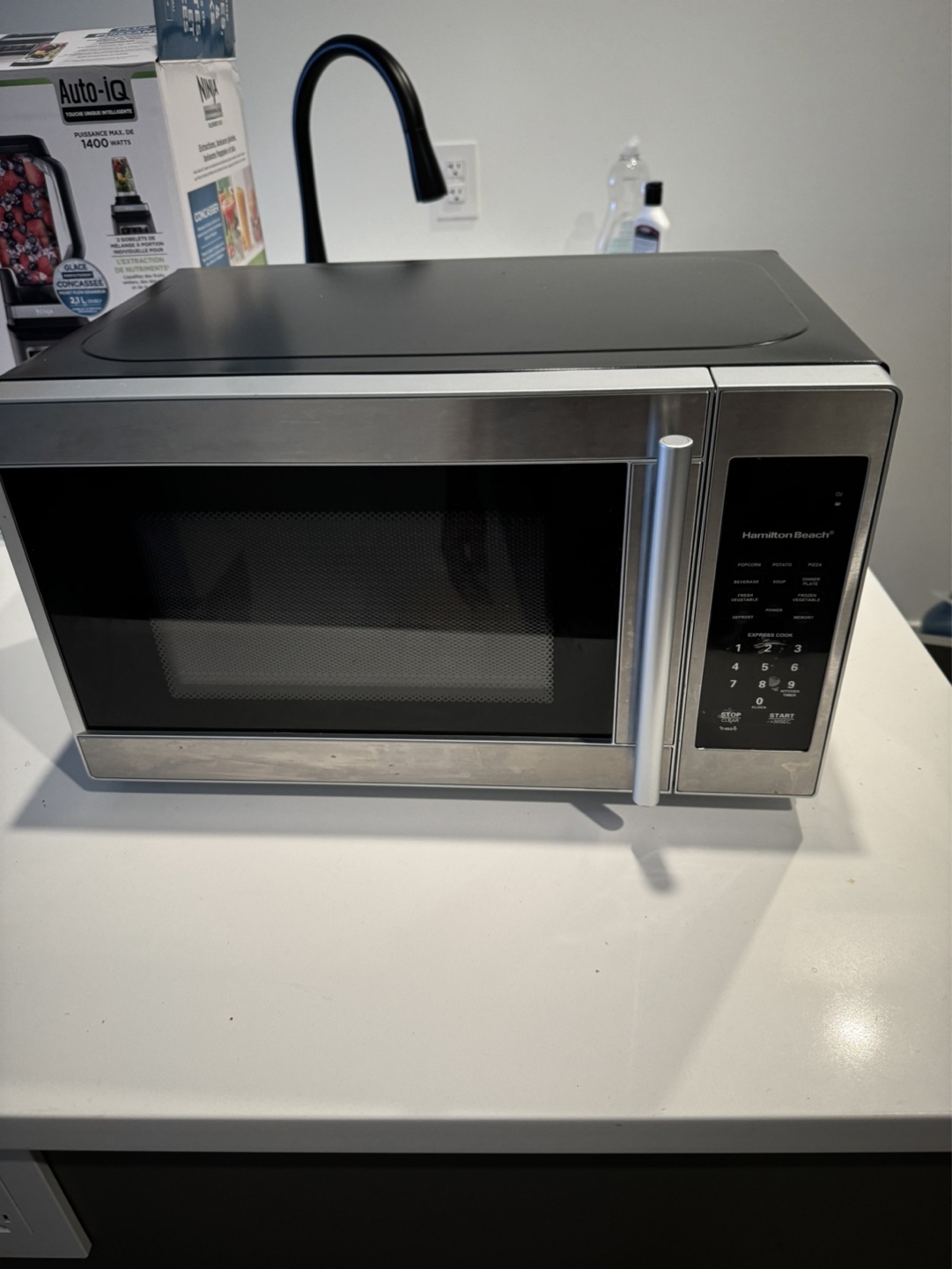 Hamilton Beach 0.7 cu. ft. Microwave Oven - Stainless Steel - photo 4