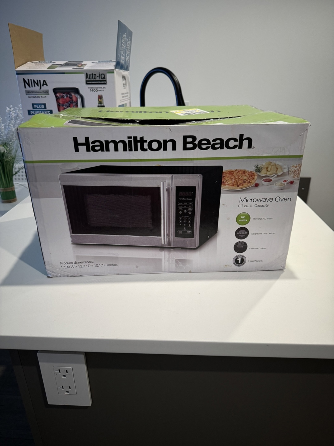 Hamilton Beach 0.7 cu. ft. Microwave Oven - Stainless Steel