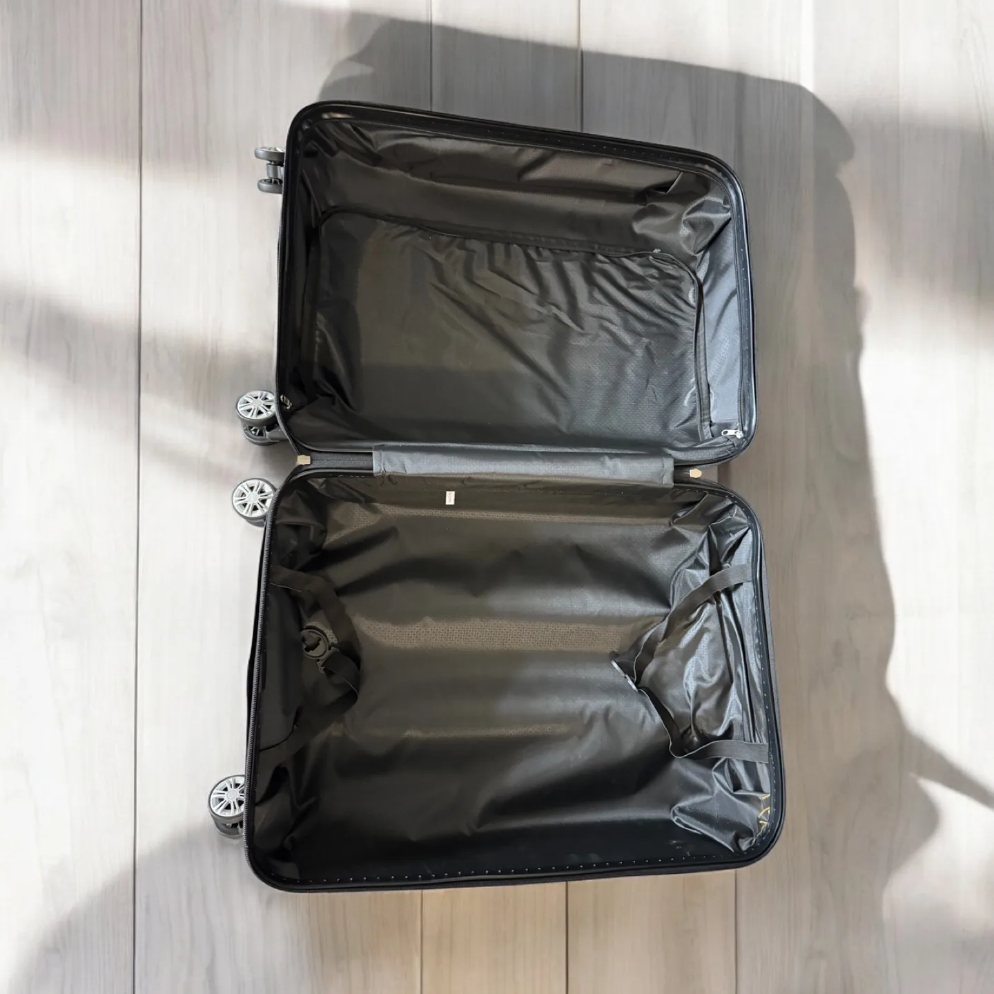 3-Piece Suitcase Set - Dark Blue Spinner Luggage thumbnail