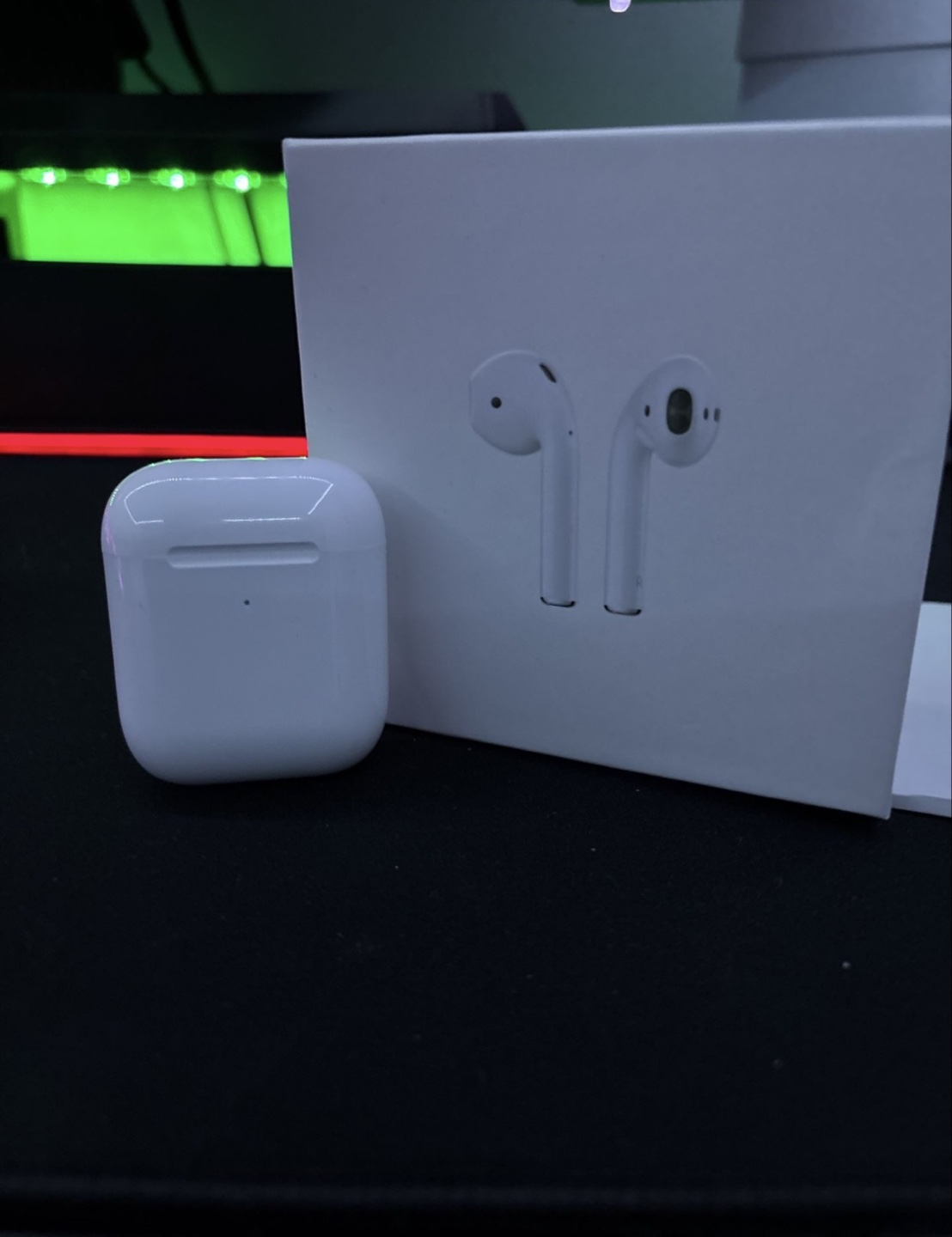 Apple AirPods with Wireless Charging Case - photo 5