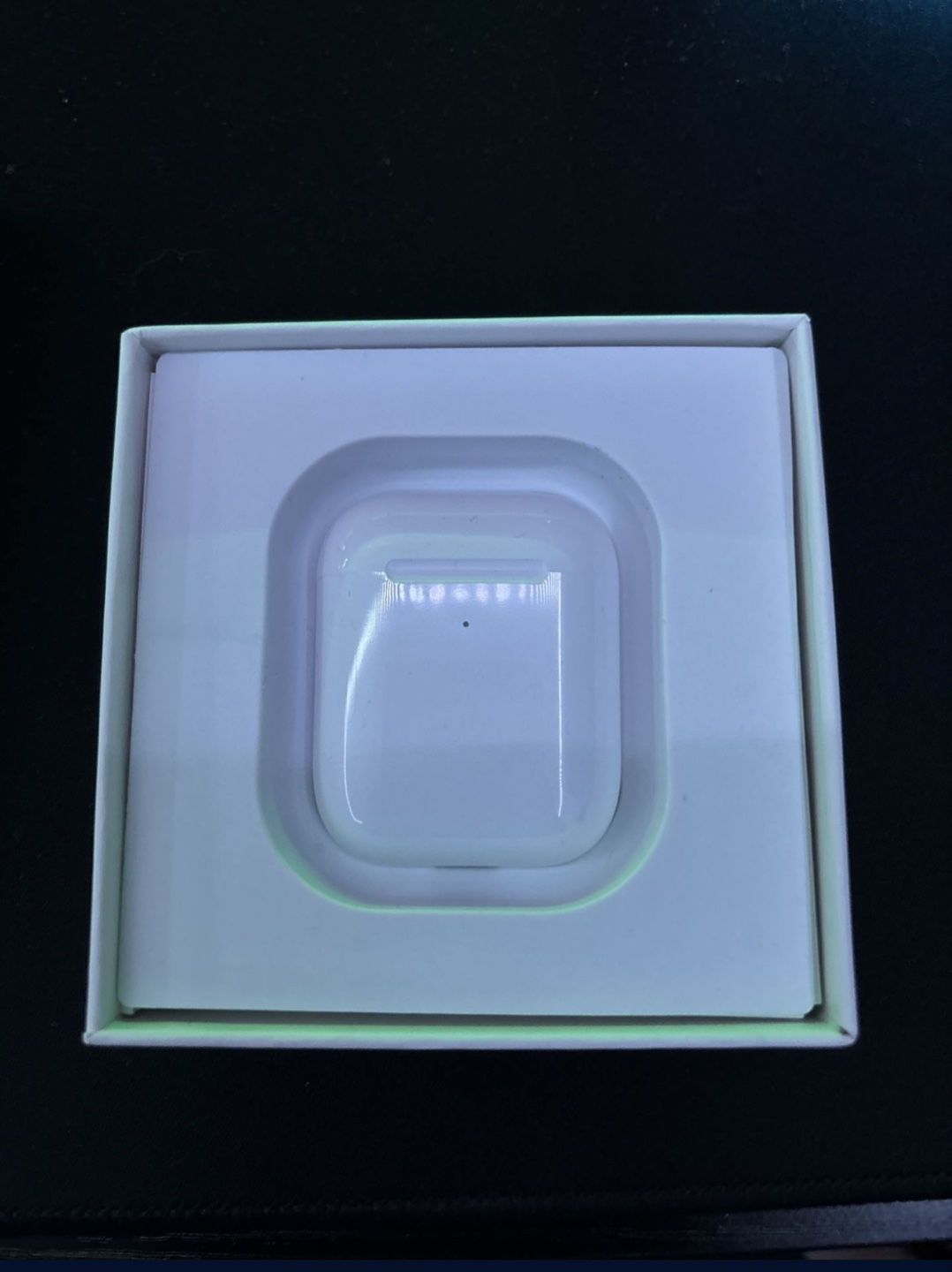 Apple AirPods with Wireless Charging Case - photo 4