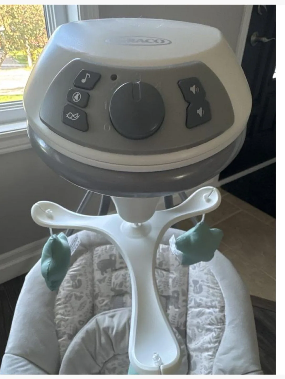 Graco Baby Swing - Gently Used image indicator(2)