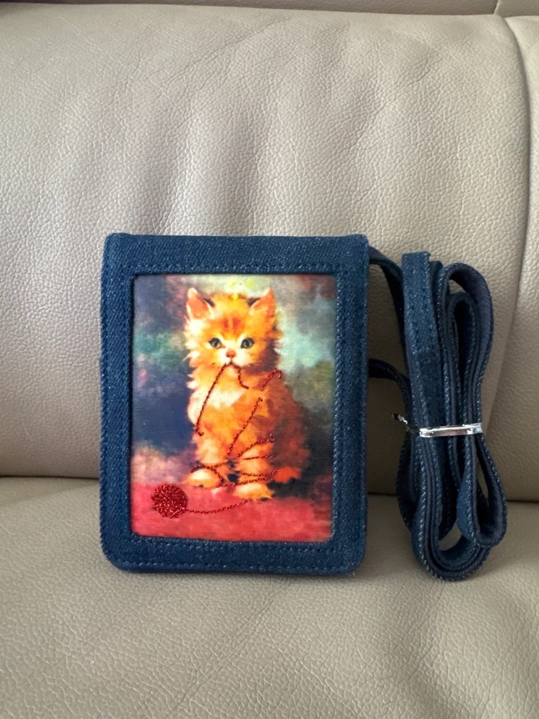 Brand New Cat ID Travel Pouch 💚 image indicator(2)