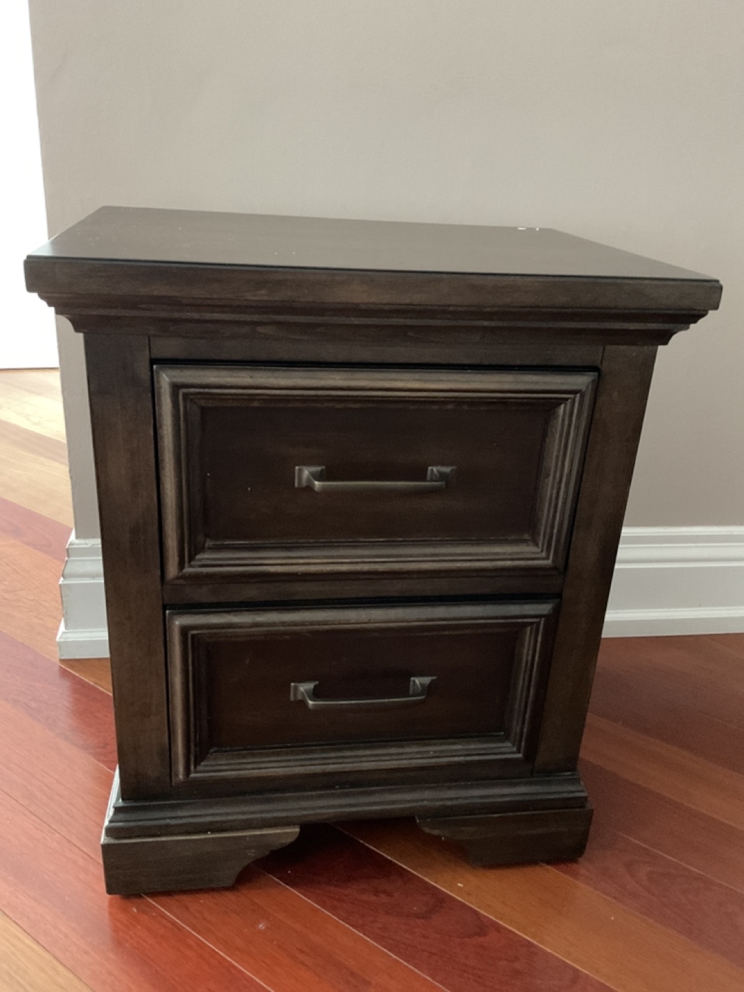 Set of 2 Nightstands