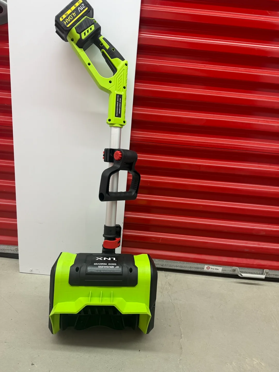 New LNX 10" Brushless Cordless Snow Thrower thumbnail