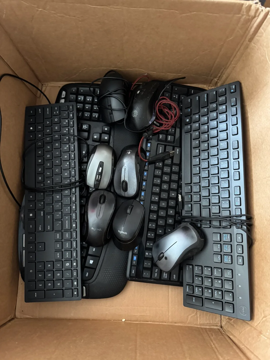 Bulk Lot of Keyboards and Mice thumbnail