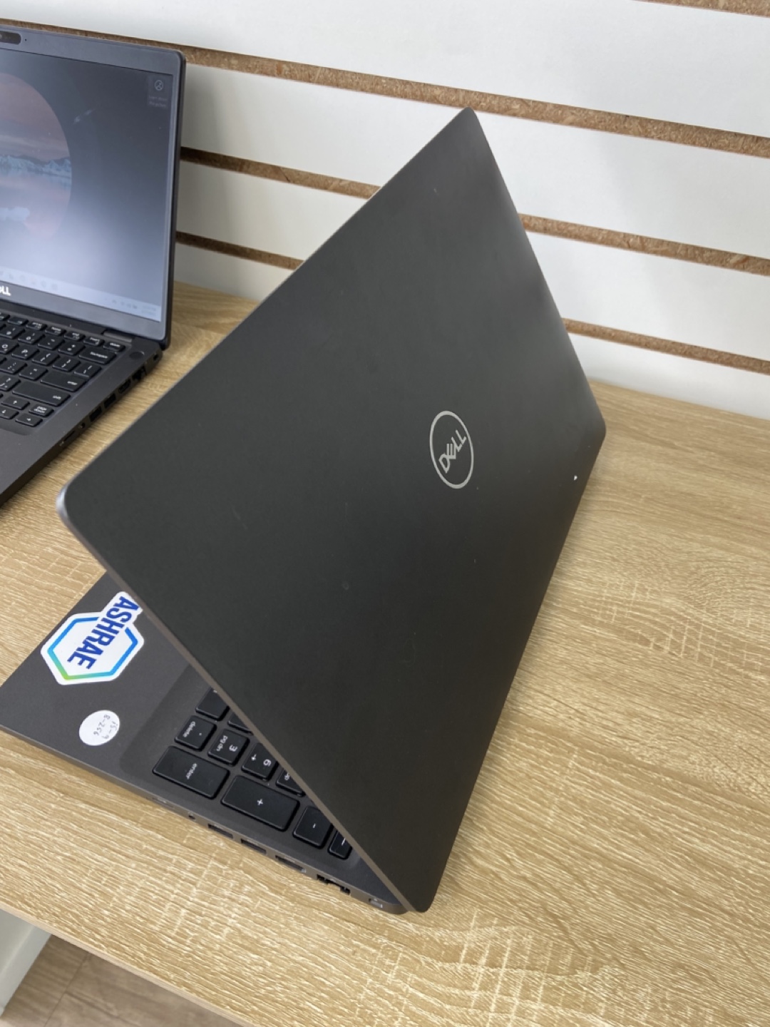Dell Latitude Laptop - Excellent Condition - photo 3