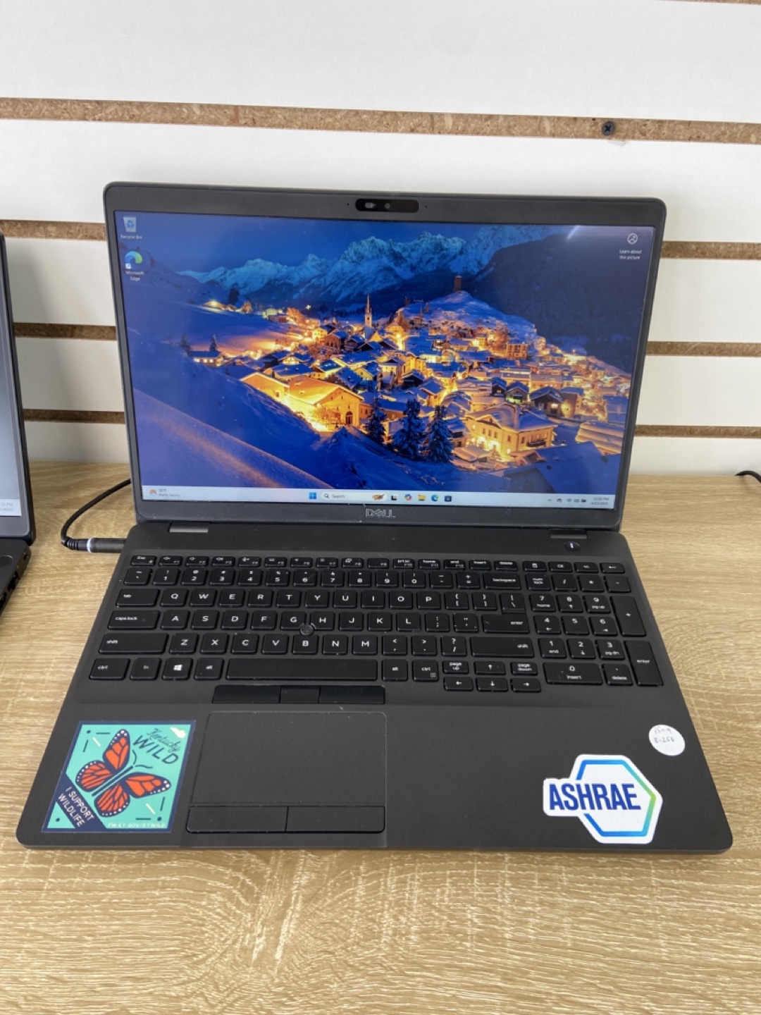 Dell Latitude Laptop - Excellent Condition - photo 2