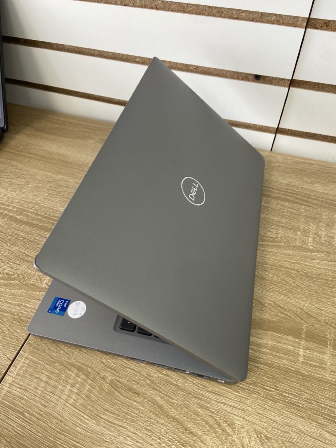 Dell Laptop - Excellent Condition - photo 2