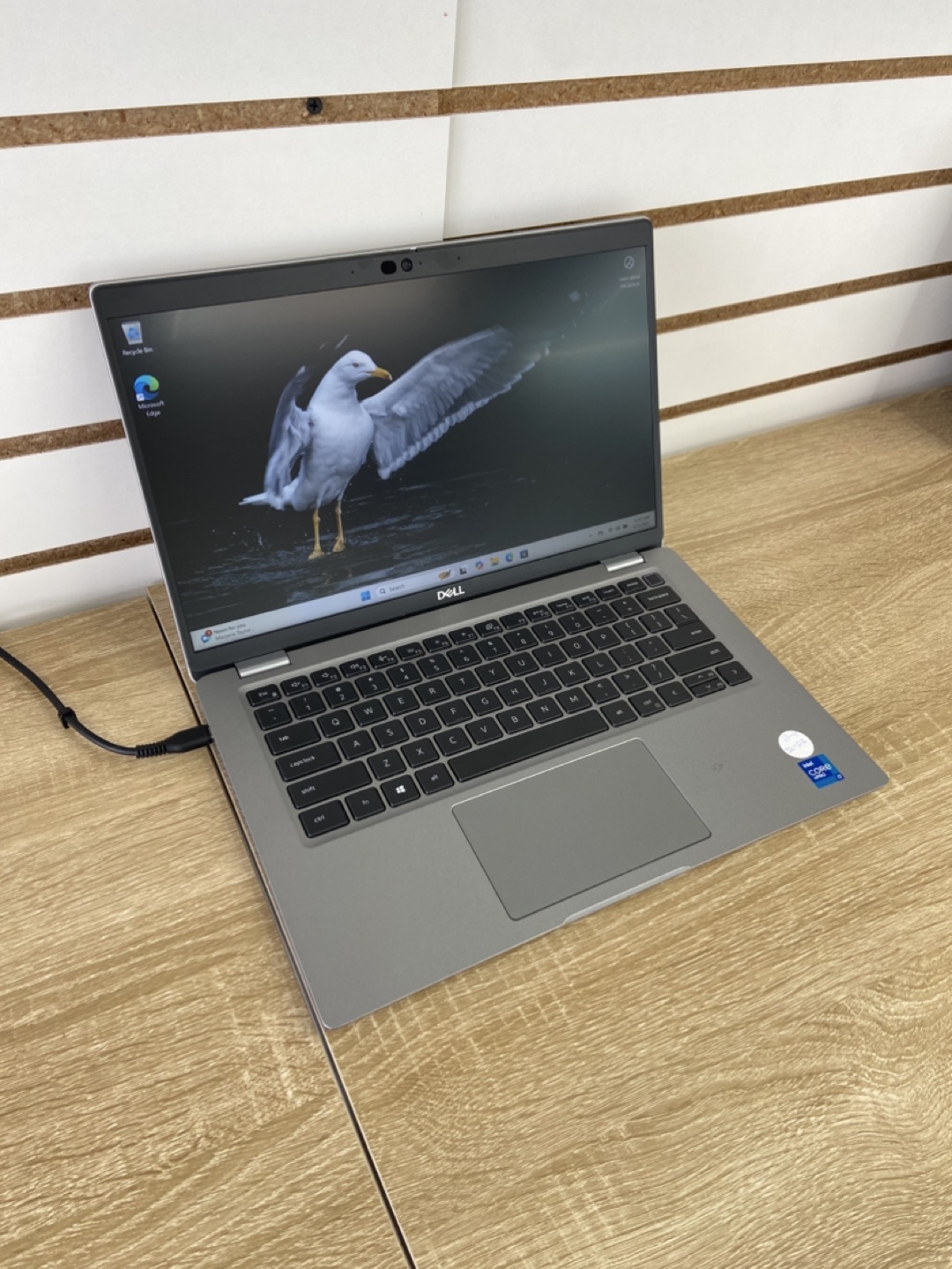 Dell Laptop - Excellent Condition - photo 3