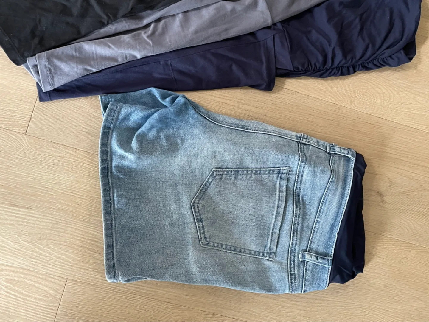 ☀️ Set of 4 pairs of Summer Maternity Shorts - Medium image indicator(3)