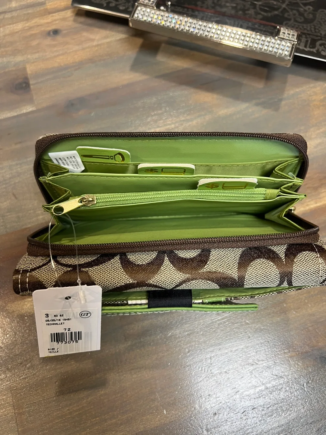 Coach®️  REPLICA Wallet & Clutch image indicator(3)