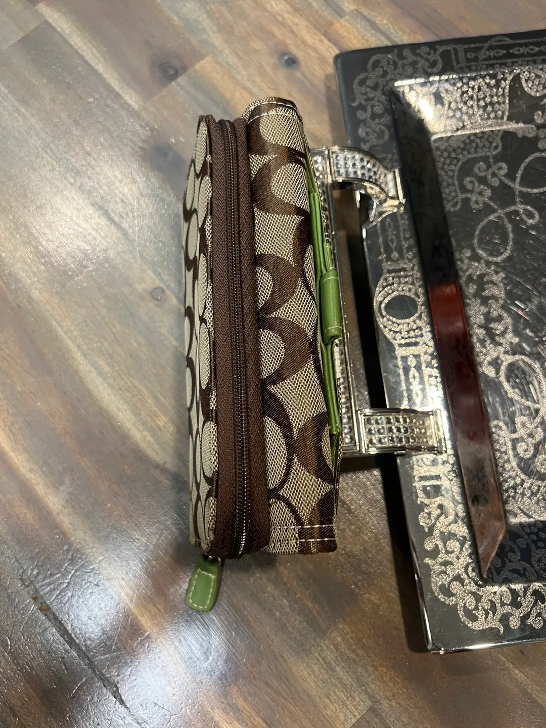 Coach®️  REPLICA Wallet & Clutch image indicator(8)