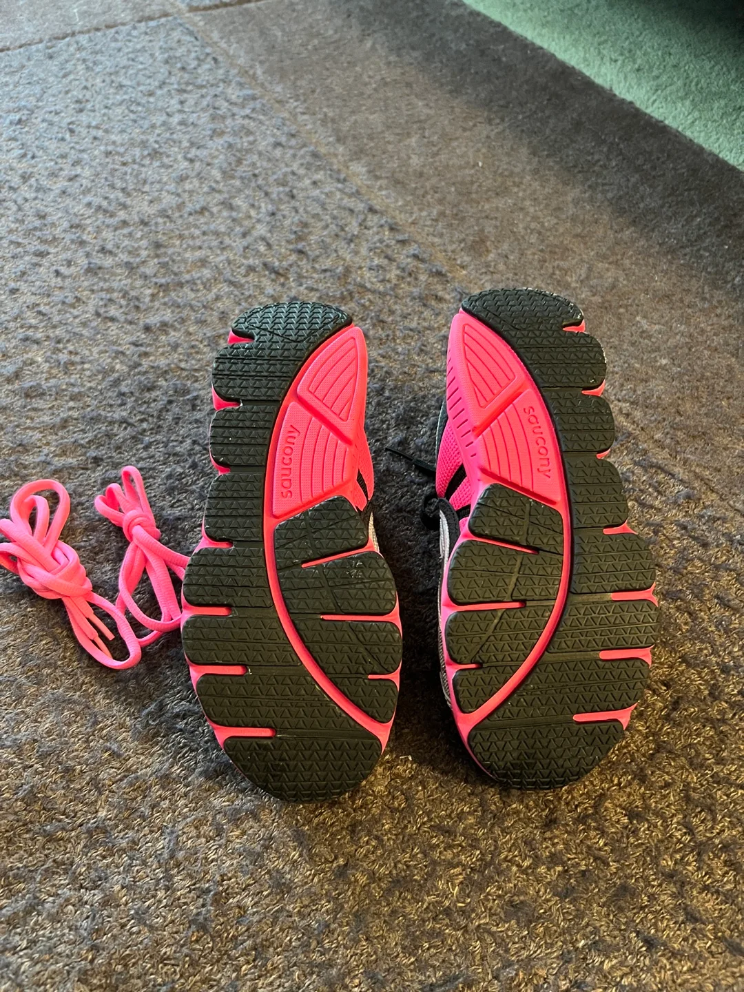 Saucony Kotaro Girls' Running Shoes - Size 3 1/2 M image indicator(2)