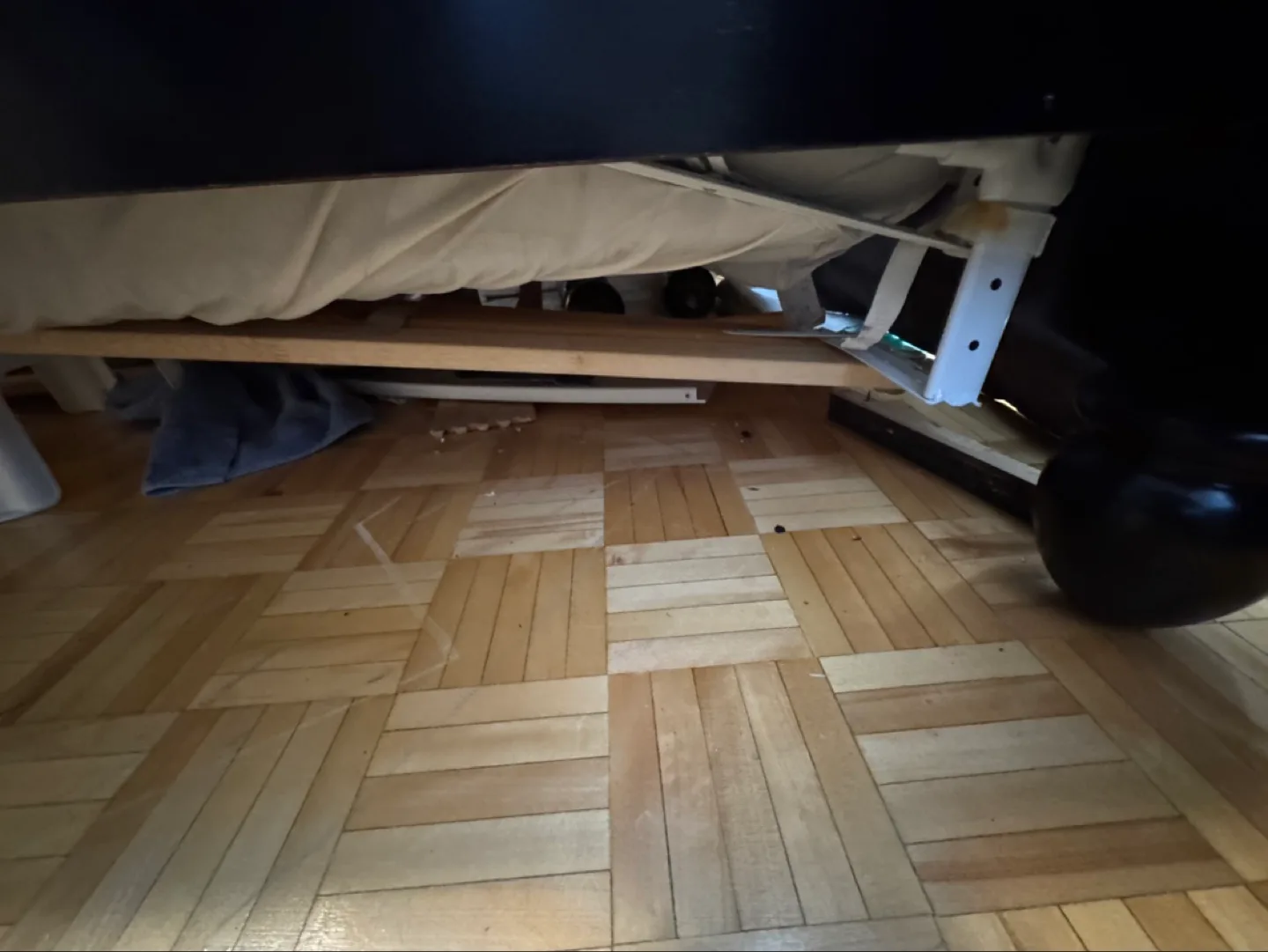 💚Queen Poster Bed Frame without Mattress or Bed Rails image indicator(3)