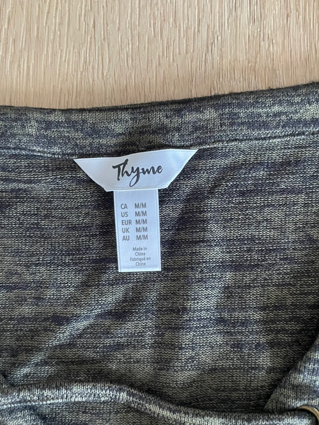 💚 Bundle of 3 “dressy” maternity tops, size Medium image indicator(2)