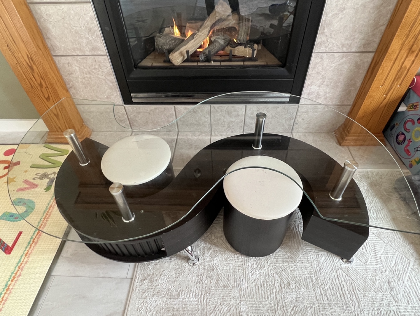 💚Unique S-Shaped Coffee Table with Two Ottomans