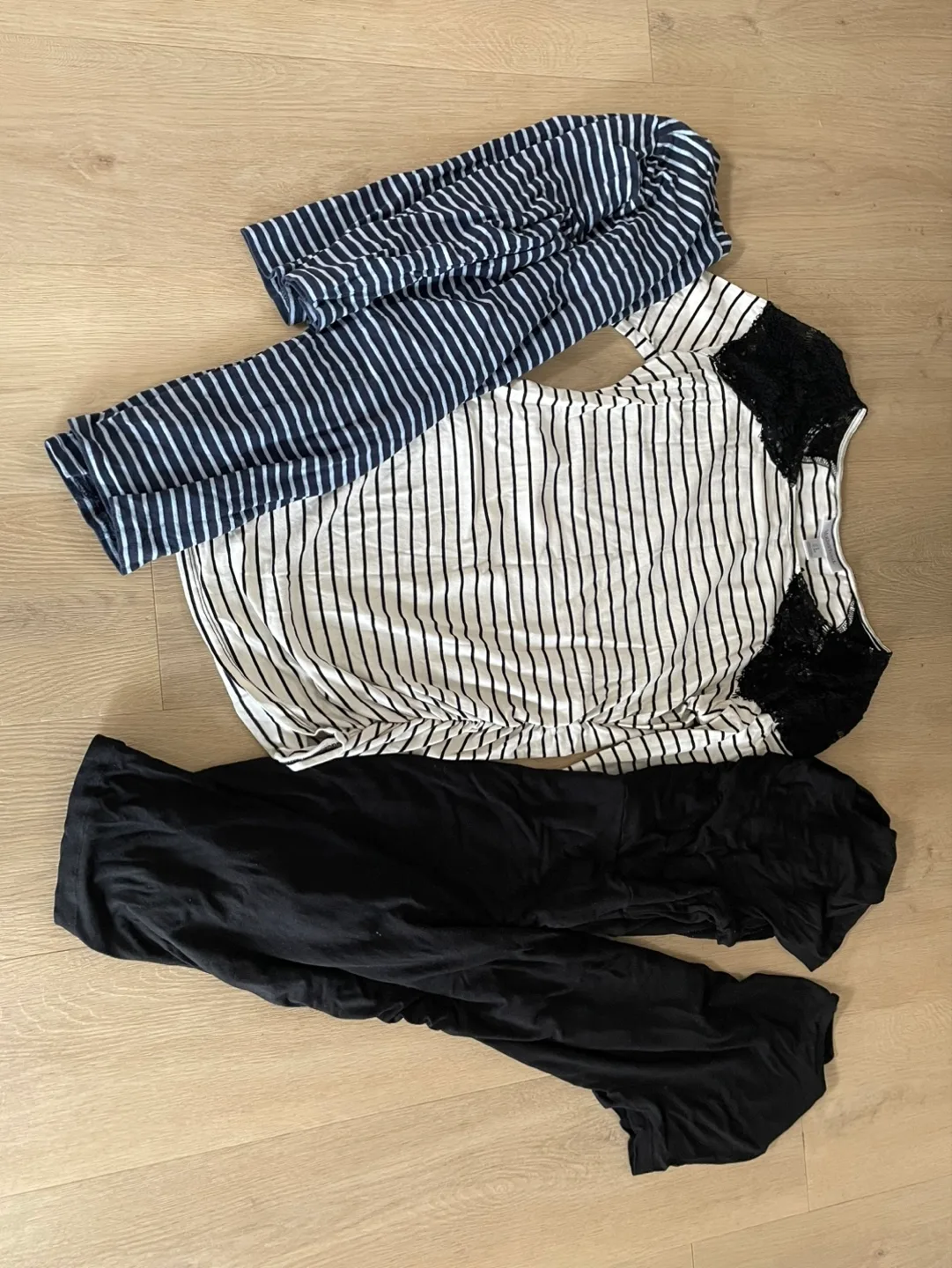 4 Maternity Tops - Size Small thumbnail