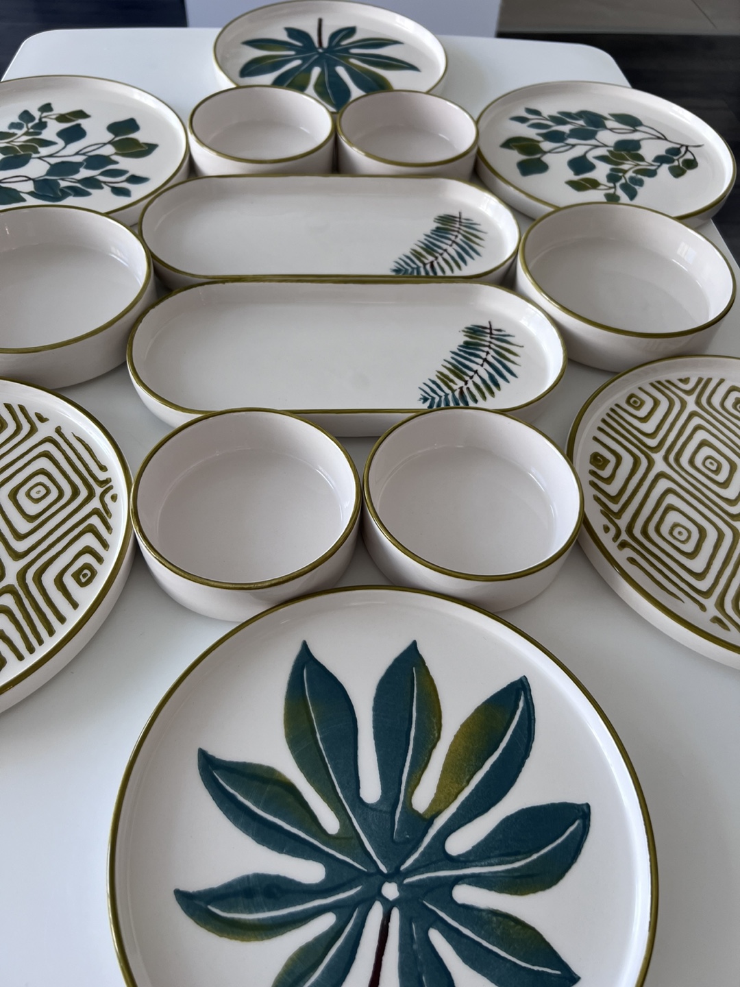 Unique Tropical-themed Ceramic Dinnerware Set - photo 3