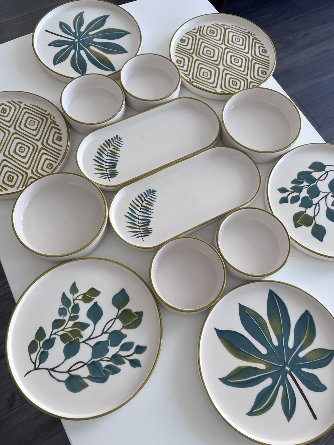 Unique Tropical-themed Ceramic Dinnerware Set - photo 2