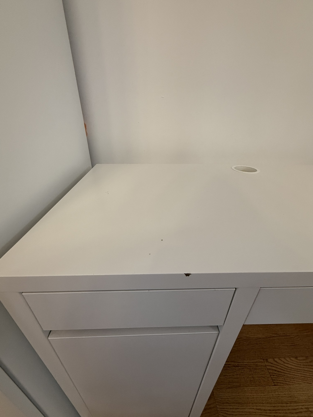 White IKEA MICKE Desk - photo 2