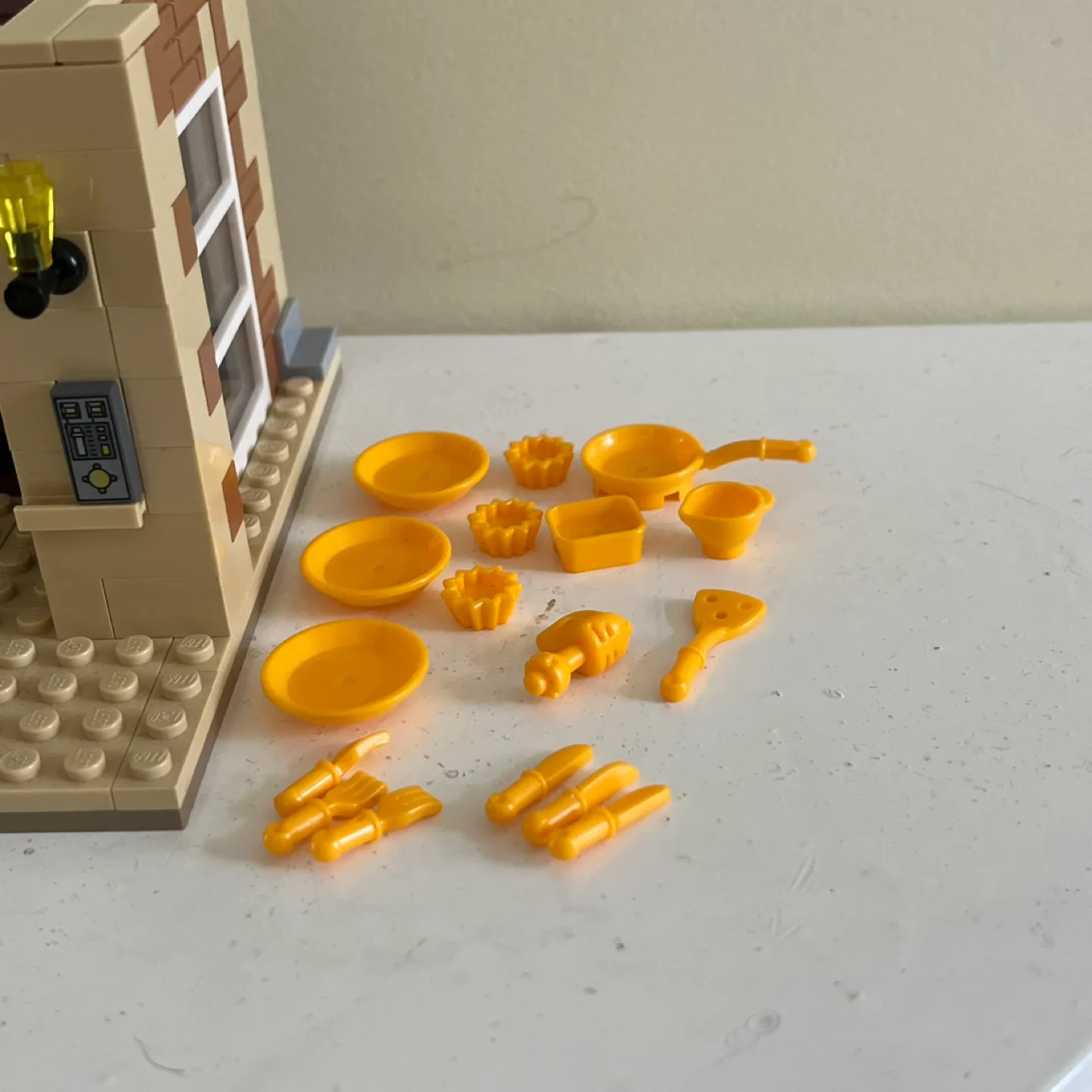 Retired LEGO Big Bang Theory Apartment Set 21302 image indicator(3)