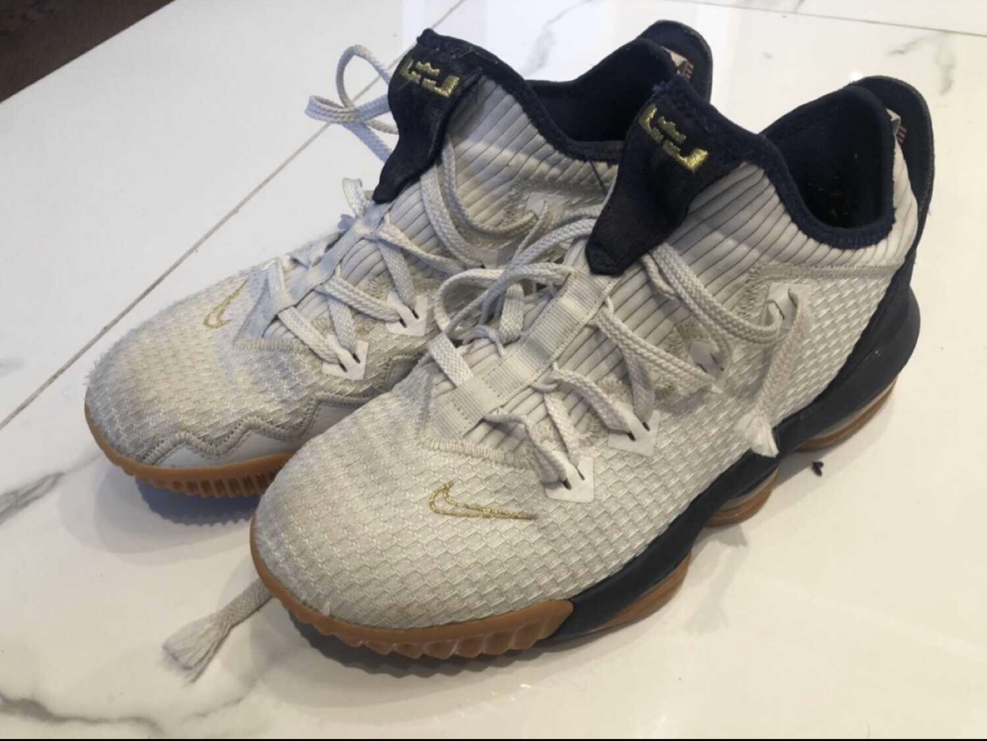 Nike LeBron 16 Lows Basketball Shoes - Size 9 Men - photo 2