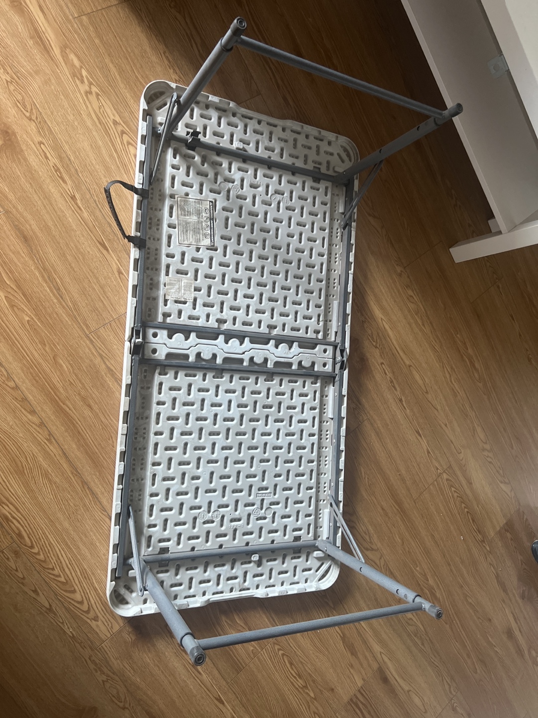 Foldable Plastic Table - photo 2