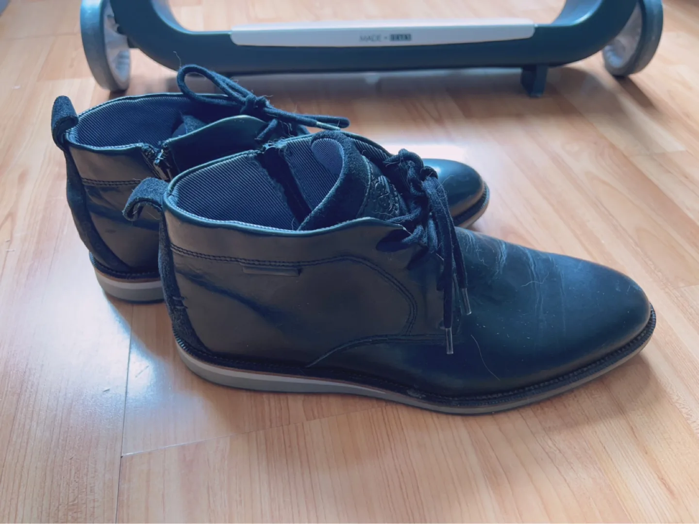 Men's Black Leather Ankle Boots Size 42 image indicator(2)