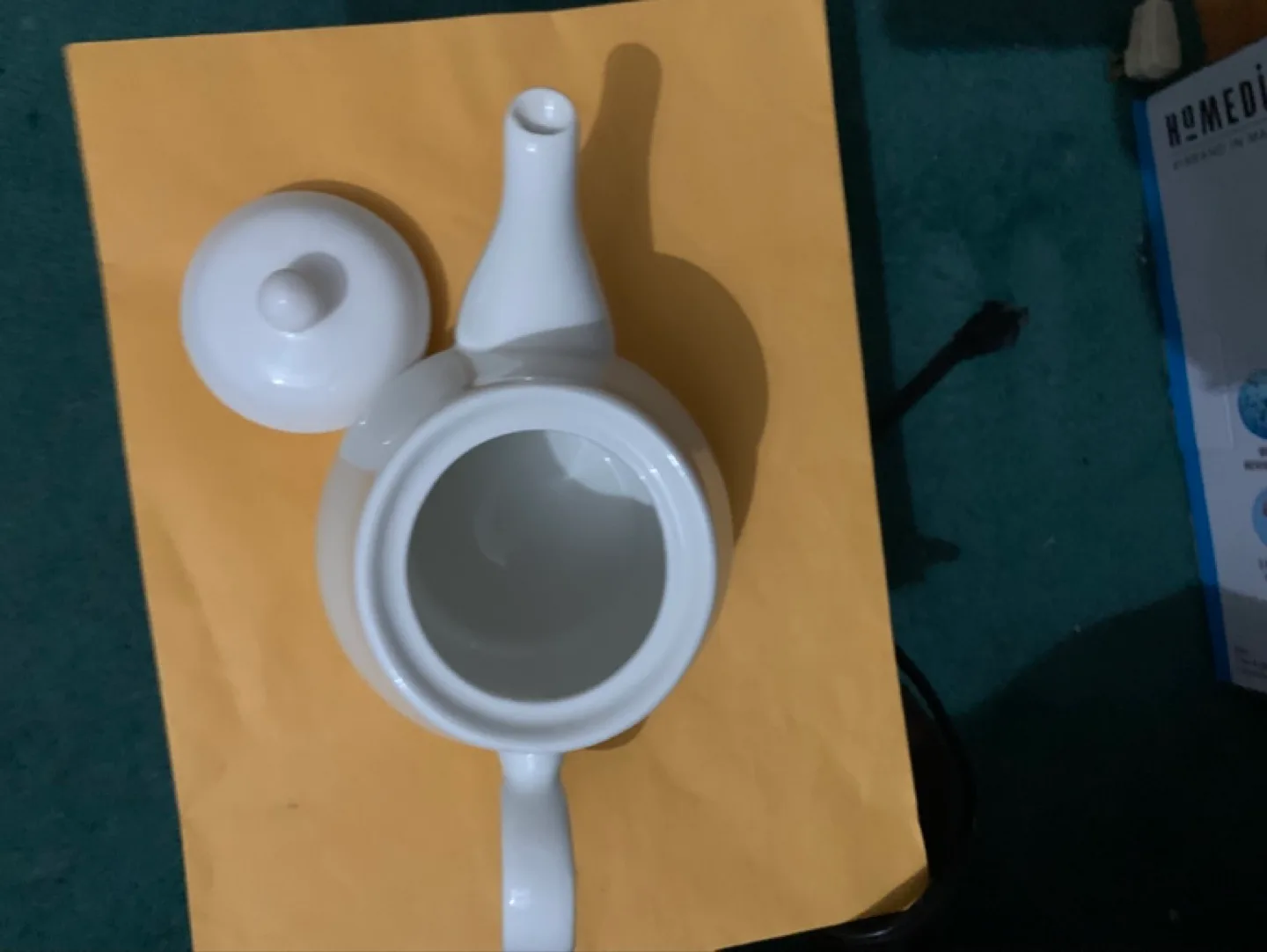 White Ceramic Teapot image indicator(2)