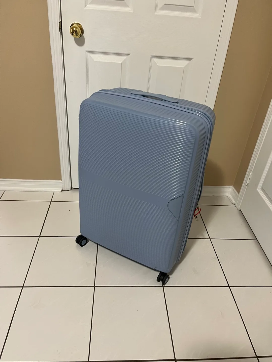 Large Hardshell Spinner Suitcase image indicator(5)