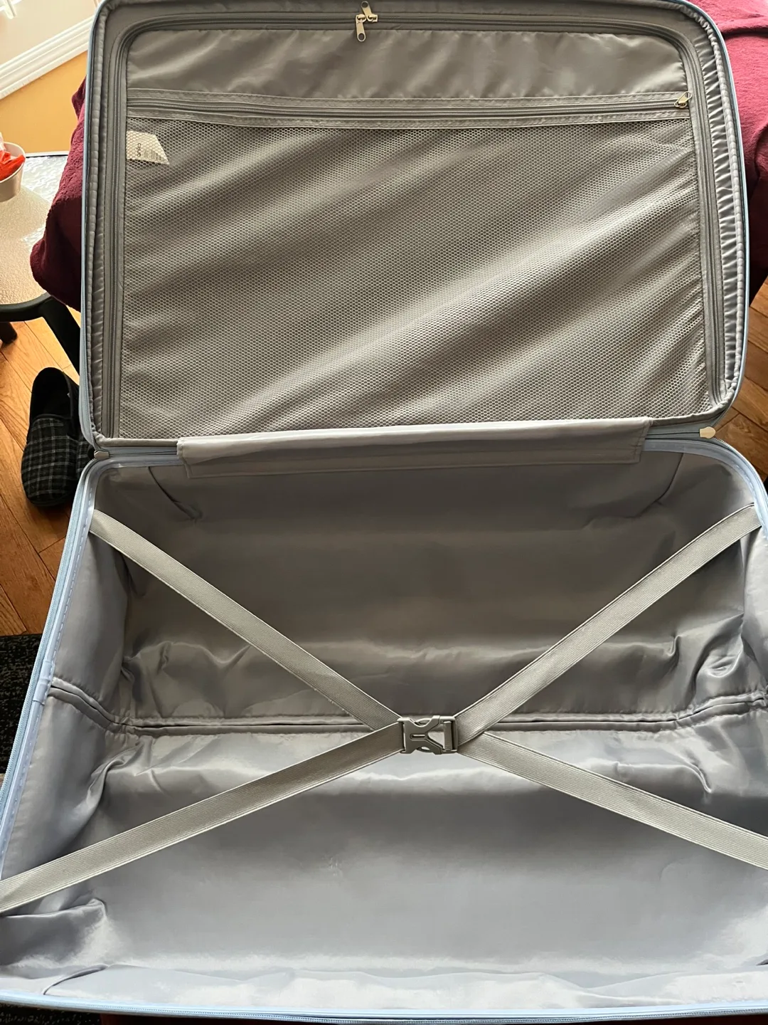 Large Hardshell Spinner Suitcase image indicator(2)