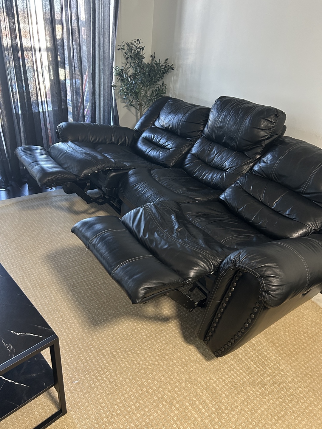 Black Leather electric Recliner sofa - photo 2