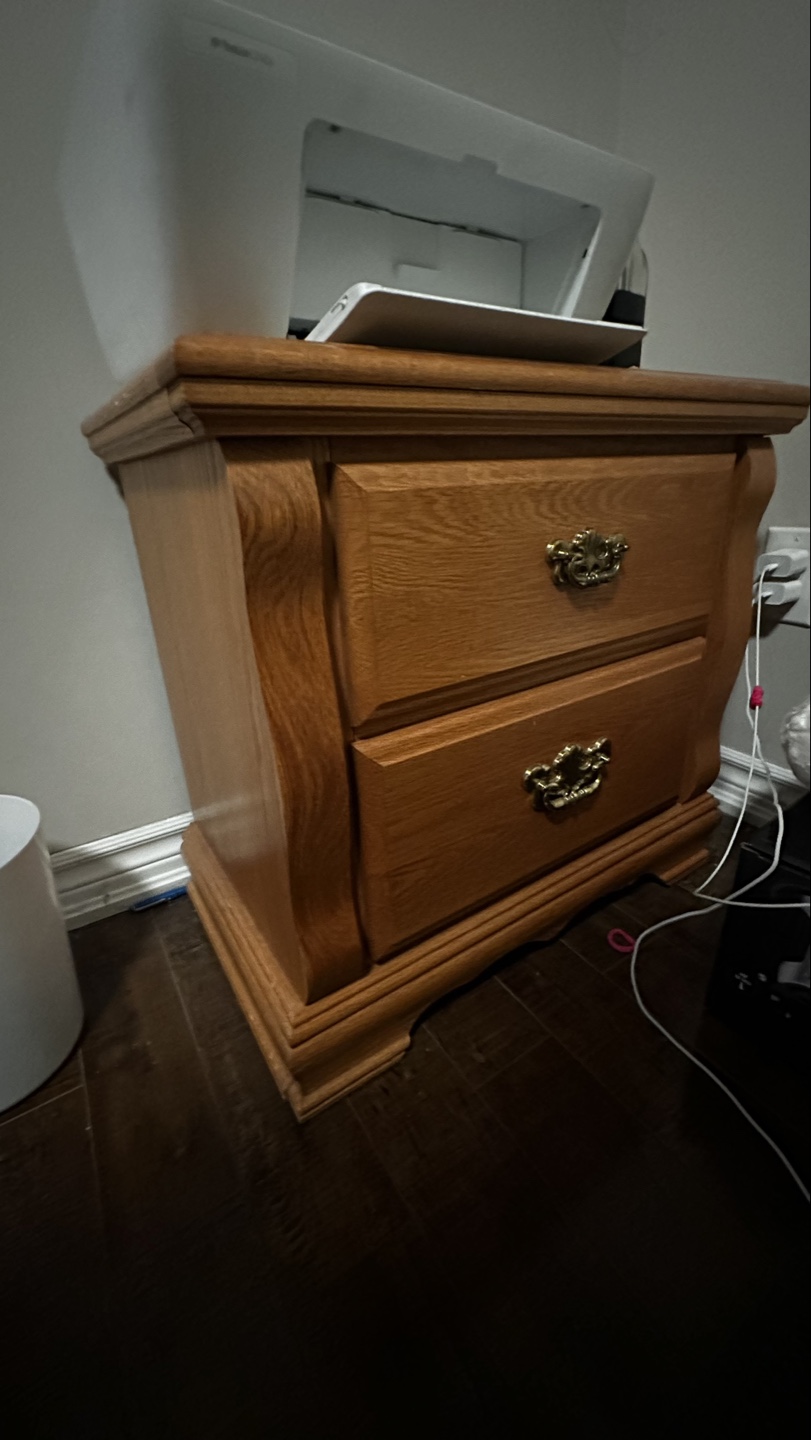 Oak Bedroom Set - Dresser and Nightstand - photo 2