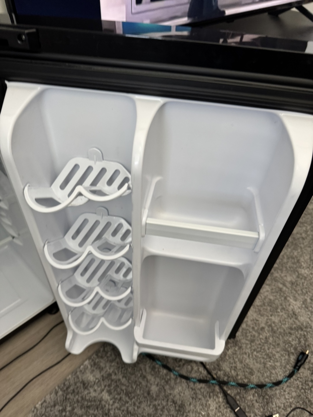 Darby Mini Fridge - Black - photo 3