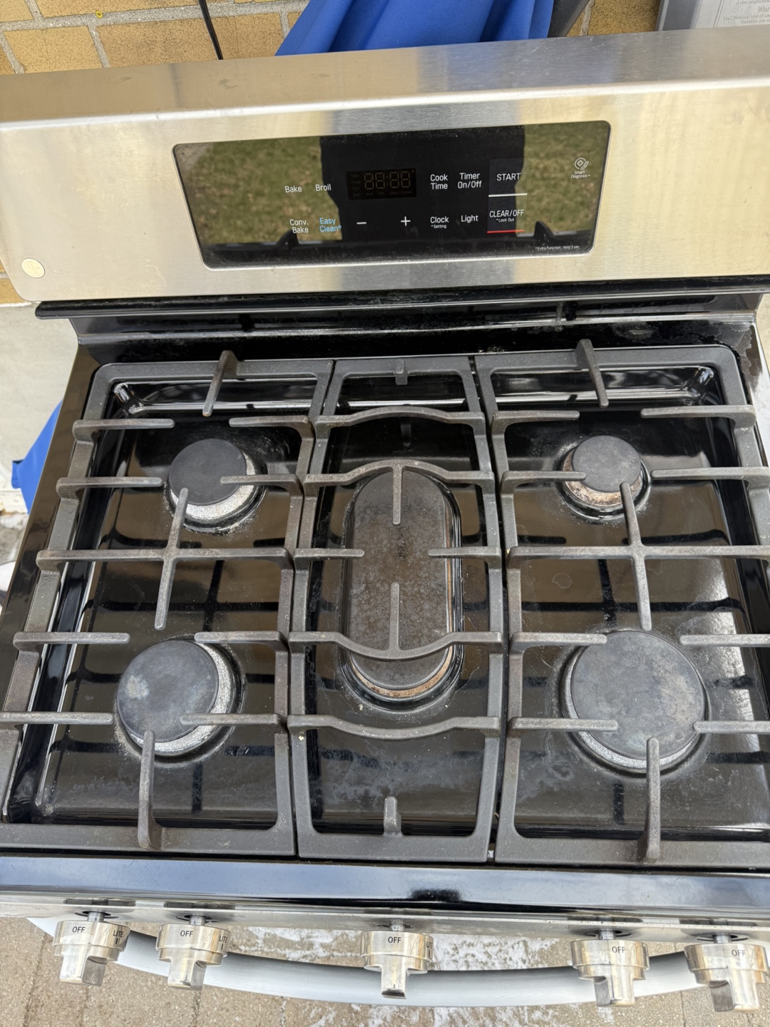 LG Gas Stove - photo 3